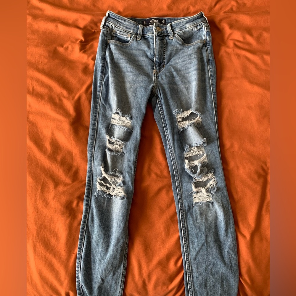 Hollister jeans, high rise, with holes, blue, used, 3R, W26, L28.